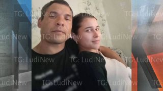 Katta dildo bilan sikilgan eshak